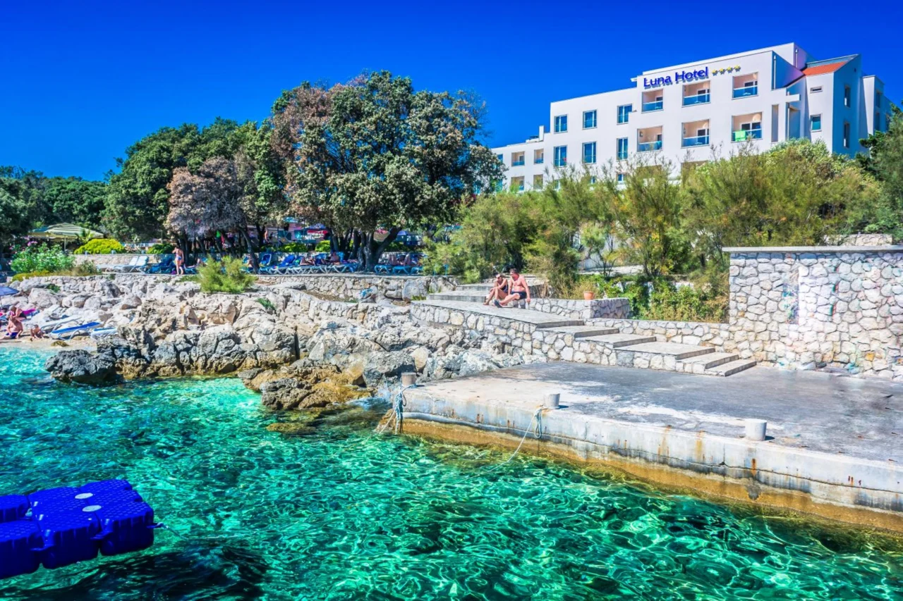 Family Hotel La Luna – all-inclusive · Jakišnica, Croatia