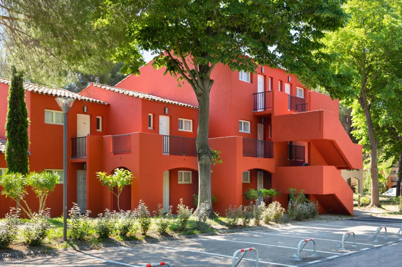 SOWELL HÔTELS L’Olivier – all-inclusive · Arles, France